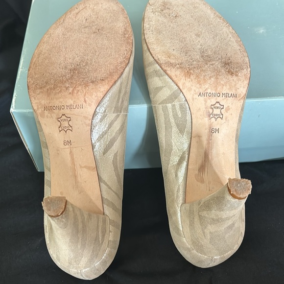 Antonio Melani Marion 713 Gold Met Zebra Pumps - Picture 6 of 10